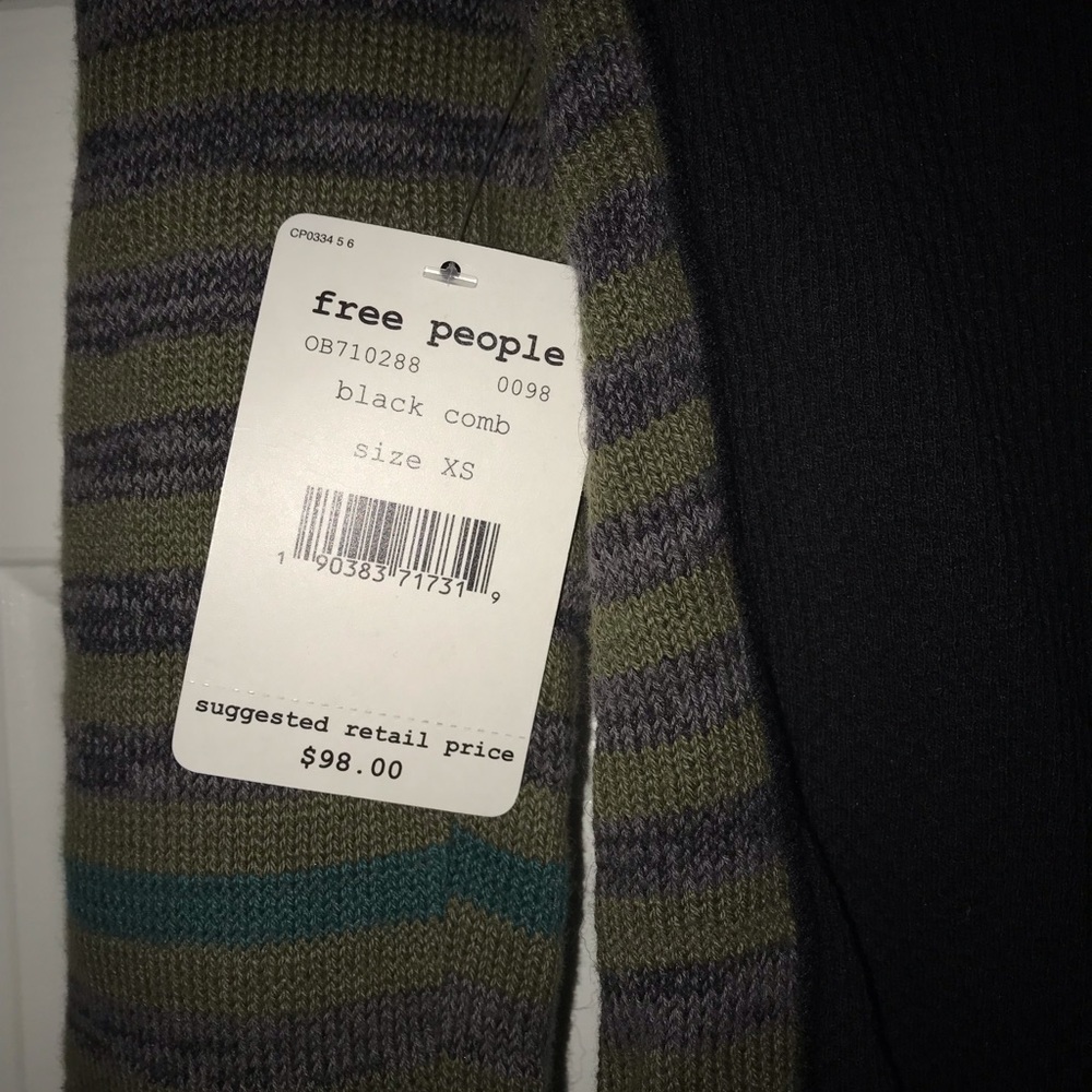 Free People cropped sweater size XS